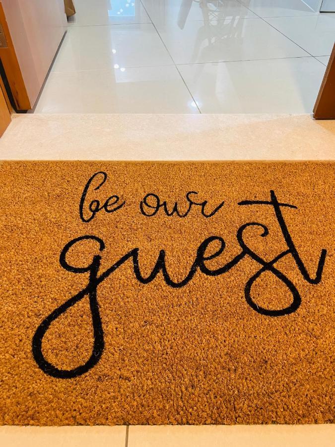 1 Bed Apartment With Sea View, Pool, Gym & Free Parking In Dubai Marina Exteriör bild